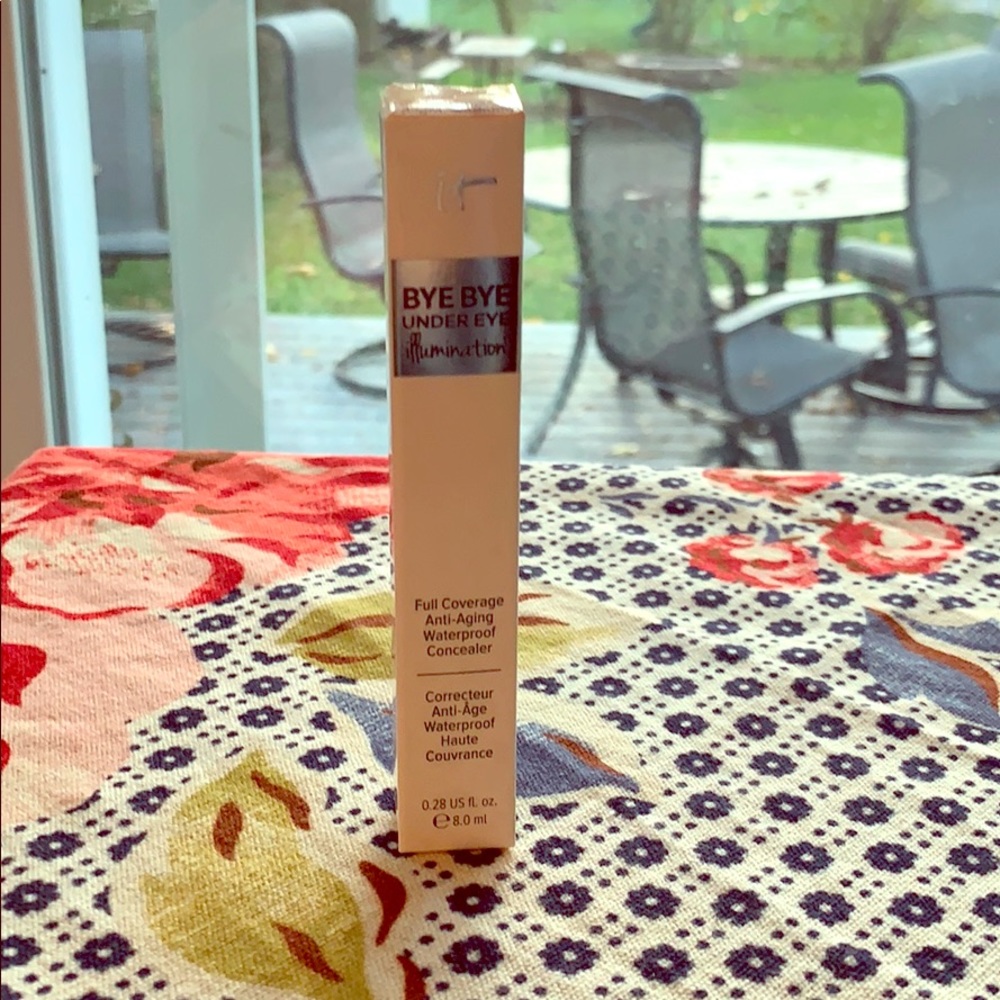 It cosmetics byebye under eye